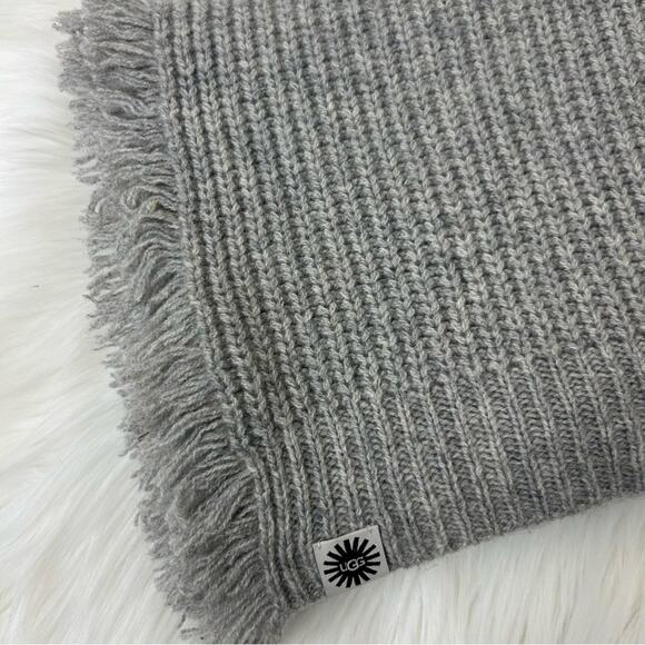 UGG Grey Knit Chunky Oversized Fringe Scarf OS - Picture 2 of 9